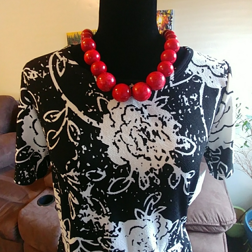 BNWT LULAROE AMELIA XL